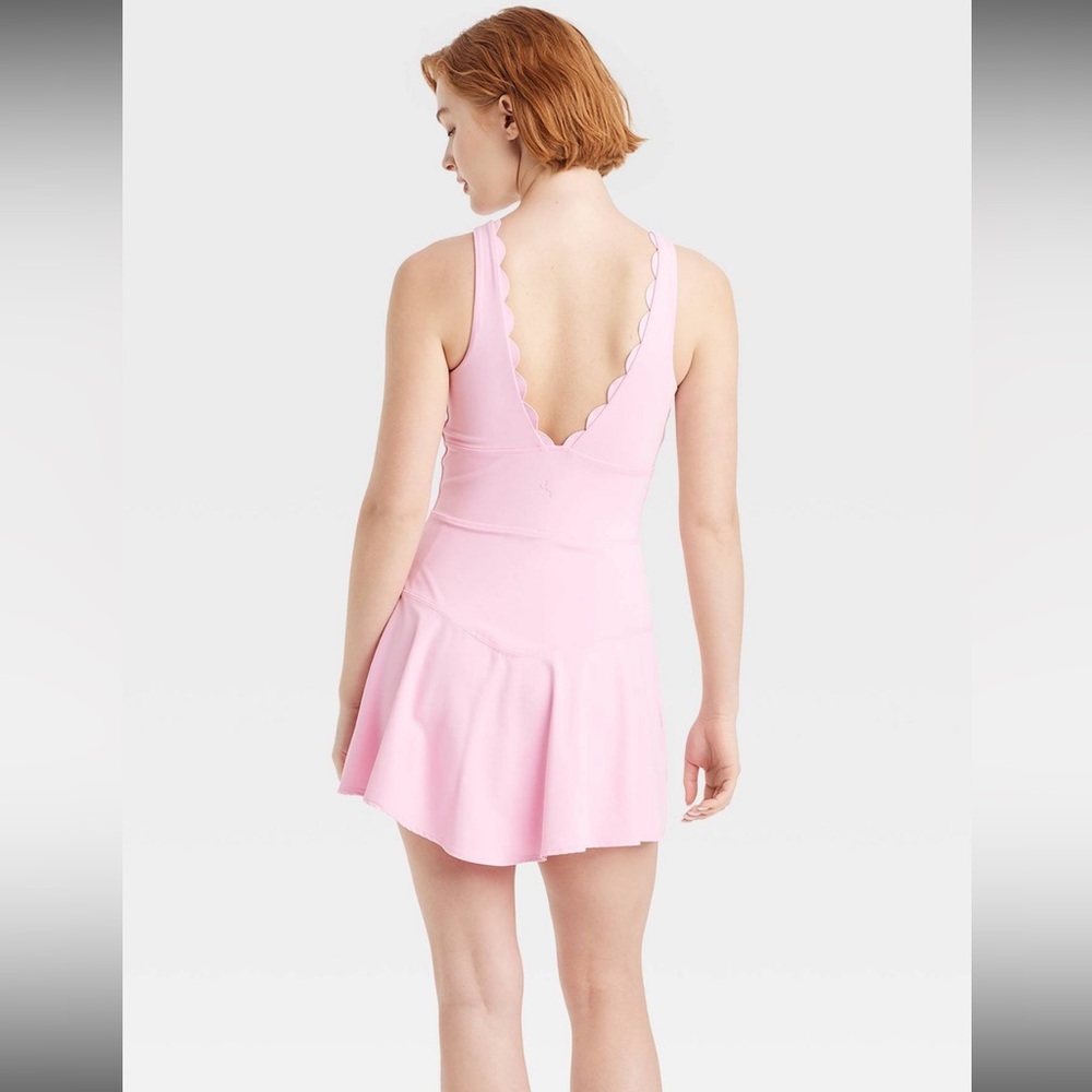 Woman’s scallop detail active dress